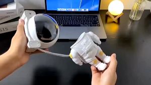Astronaut Galaxy Projector LED Star Projector Night Lamp Usb Starry Sky Projector With Remote Timer Nebula Night Light Projector Nice Gift For Children Adults Baby Bedroom Study Room And Game Room宇航员投影灯