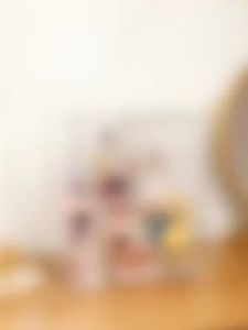 How to Choose & Use a Large Capacity Cosmetics Shelf