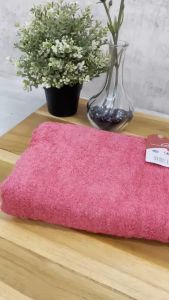 HANDUK MERAH PUTIH JUMBO UK 70X135 BY TERRY PALMER GROUP