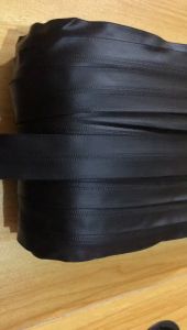 Daun Resleting Zipper Waterproof Terbalik No 5 Anti Air Karet Tebal 100 Yard PVC (Mengkilap) Kualitas Bagus