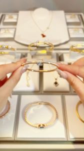 Handay Gaya Canggih! Gelang Zirconia dengan Desain Rampok - Hadiah Istimewa untuk yang Tersayang dan Si Kecil di Dalam Hati