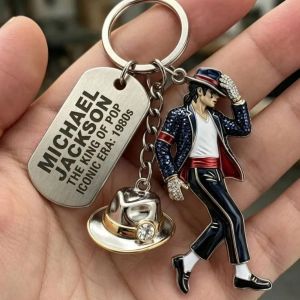 Michael Jackson Keychain Classic Dance King Pendant Key Ring Fashion Singer Key Chain Creative Gift for Men Women