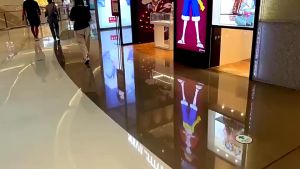 Payung Lipat Jumbo Otomatis One Piece Luffy Outdoor Anime 3 Lipat & Kotak Hadiah Ulang Tahun