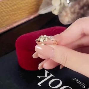 Huitan Gold Color Heart Rings with Shiny Cubic Zirconia for Women Delicate Wedding Band Accessories Trendy Engagement Jewelry