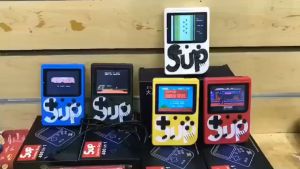 Máy chơi game cầm tay Sup 400 game máy chơi game 2 người chơi cầm tay kết nối tivi kèm tay cầm chơi game 2 người máy điện tử 4 nút 400 trò chơi cổ điển bảo hành 6 tháng lỗi 1 đổi 1
