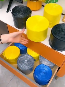 ถุงขยะพลาสติก มีหูหิ้ว ถุงขยะพร้อมกล่อง 1ม้วน200ชิ้น