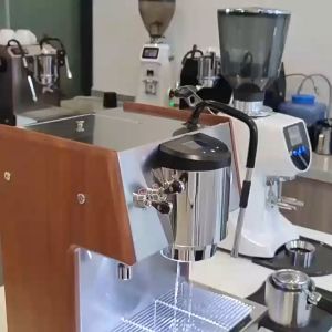 Milesto Aurora X20: A High-Performance 3L Water Tank Espresso Machine