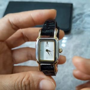 Đồng hồ nữ NACHO RUIZ dây da màu đen second hand si nhật- đã qua sử dụng