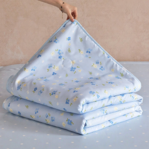 DOHIA | Machine Washable Light Summer Quilt