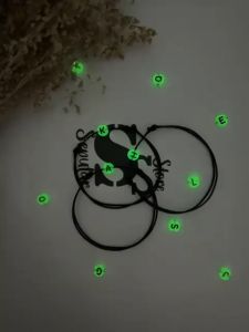 Gelang Inisial Glow in the Dark: Desain Unik & Berkualitas Tinggi