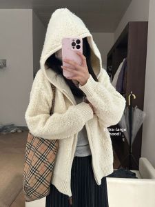CHOEFULYN | Áo Khoác Len Mũ Trùm Đầu Màu Sữa Chất Liệu Da Cừu Hàn Quốc