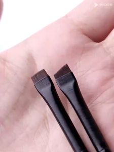 แปรงอายไลเนอร์แบบใบมีด หัวแบนละเอียดพิเศษ แปรงปัดคิ้วแบบหัวมุม คอนซีลเลอร์รอบดวงตา อายแชโดว์ไหมนอน แปรงแต่งหน้ารูปเคียว