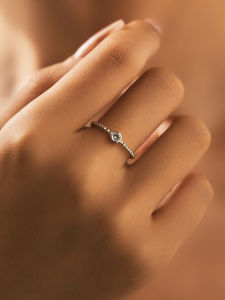 Fashionable round Cut Moissanite Diamond Ring for Women S925 Sterling Silver Flashing Diamond Ring Stylish Personalized Small Bead