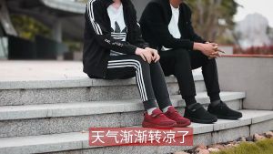 รองเท้าแฟชั่น (แถบเมจิกลอกแปะ) ดีไซส์สวยงาม สไตล์เกาหลี ใส่ออกกำลังกาย เดิน วิ่ง สวมใส่ง่าย น้ำหนักเบามาก มี 3 สี ไซส์ 35-43 รุ่น A111