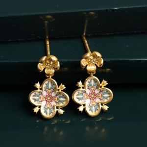 CHOW SANG SANG 周生生 999 24K Gold British V&A Museum-Inspired Elegance Gold Drop Earrings for Women 94303E