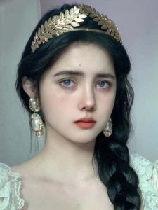 Gold Leaf Crown Hairband ต่างหูมุก ผู้หญิง เครื่องประดับแฟชั่น Retro ภาพวาดสีน้ํามันสไตล์ที่คาดผมใบไม้ที่พูดเกินจริง