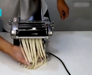 Electric Noodle maker Mesin Mee Serbaguna Pasta Maker Machine Dough Dumpling Currypuff Noodle Maker Machine 压面机