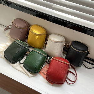Fashionable Leather Shoulder Bag for Women Casual Crossbody Messenger Bag with Universal Appeal