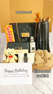 Kado Hampers Gift Box Hadiah Ulang Tahun Perempuan Wanita Cewek Wisuda Graduation Pernikahan