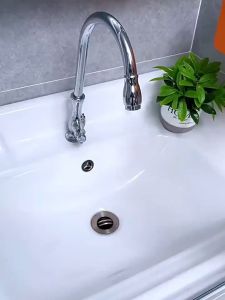 Dispenser Sikat Gigi / Gantungan Gelas Tempel / Rak Sikat Gigi Gambar Beruang/Rak Gantung Sikat Gigi & Odol Kamar Mandi Motif Beruang/ Gantungan Tempel Tempat Gelas Sikat Gigi Motif Beruang Dispenser Rak Sikat Gigi