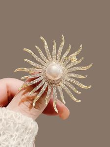 High-End Sunflower Pearl Womens Brooch Pin Fashionable Floral Jacket Accessory Elegant Korean Style Alloy Engraving