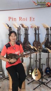 มาเกลือ ทรงหยด น้ำเคลือบเงา 3 สาย 15 เฟรต ฟิงเกอร์ 1 PU แบบบอร์ด สีทอง