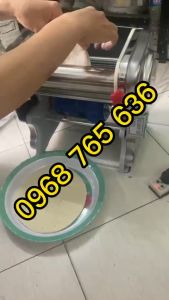 Máy cán bột làm sợi mì bằng moto điện FKR200 - Máy cán bột 2 chiều