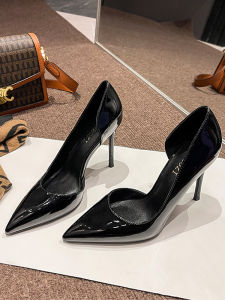 รองเท้าส้นสูงสีเปล่าสำหรับผู้หญิง ฤดูร้อน 2025 ดีไซน์ใหม่ ดีไซน์ด้านข้างเปิด รองเท้าส้นเดี่ยวส้นบาง ทรงหัวแหลม รองเท้าแฟชั่น