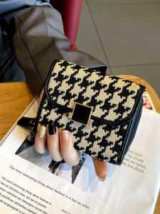 Foldable Short Womens Wallet Card Holder One-Piece Bag Unique Design Luxury Feel Canvas Material Zipper Closure Spring 2024