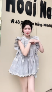 Set đồ nữ đi biển mặc hè set Đũi áo sọc phối Ren cánh tiến kèm chân váy ngắn nhiều tầng