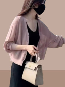 เสื้อคาร์ดิแกนถักสำหรับผู้หญิง ฤดูร้อน 2025 เสื้อคลุมแฟชั่นบางๆ ใส่กับกระโปรงชั้นใน ป้องกันแสงแดด แขนยาว คอวี ปกติ