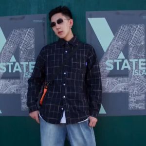 YAZHINIAO เสื้อเชิ้ตผู้ชายแขนยาวลายตารางลำลองสีเดียวขนาดใหญ่ลายสก๊อตบางพอดีเสื้อธุรกิจด้านบน