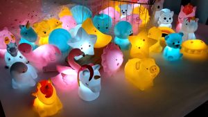 Bulan bintang kreatif ringan anak -anak ringan tawa mainan kamar tidur tidur cahaya lampu tidur /T-rex unik dan lucu dengan bentuk yang unik dan lampu tidur menemani tidur anda