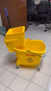 SUPERCAT ถังบีบผ้าม็อบ WINS 36 ลิตร สีเหลือง คันโยกสแตนเลส ระบบสปริง บีบน้ำง่าย มีล้อเลื่อน ทนทาน