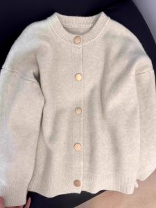 เสื้อคาร์ดิแกนถักคอตตอนทรงหลวมสไตล์ย้อนยุคสำหรับผู้หญิง ฤดูใบไม้ร่วง 2025 เสื้อสเวตเตอร์คอตตอนนุ่มๆ ทรงหลวมๆ ดีไซน์เรียบง่าย