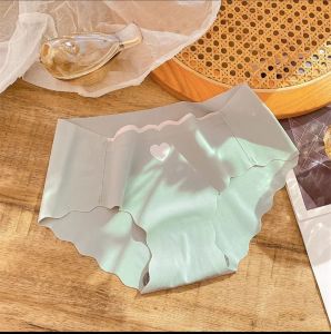 กางเกงในไร้ขอบรูปหัวใจลายน่ารักผ้านุ่มลื่นใส่สบาย