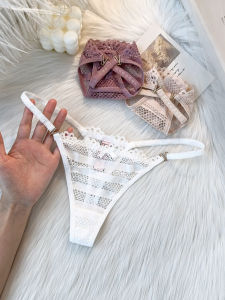 เซ็กซี่ฤดูร้อนบางชุดชั้นในสตรี 2024 New ARRIVAL PURE Desire Fire ลูกไม้สีแดงสามเหลี่ยมกางเกงกลางต่ําเอวผ้าฝ้าย