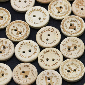 (80ชิ้น/แพ็ค) กว้าง20มม. มี2รูกลมกระดุมไม้สีทึบงานแฮนด์เมดแบบทำมืองานฝีมือการตกแต่งเสื้อผ้าหัวเข็มขัดเครื่องประดับ