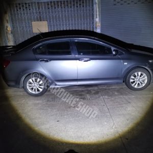 ไฟฉายสปอตไลท์ UltraFire T16 GEN 1 กระเป๋าเงาแรงสูง 1 และ 2 ก้อน ชาร์จ USB