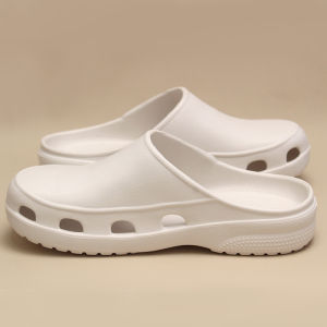 รองเท้าแตะผู้หญิงพยาบาลในห้องผ่าตัดกันลื่นสบายรองเท้าแตะแบบสวมหัวพื้นยางสีพื้นรองเท้าลำลองสำหรับฤดูร้อนปี 2024