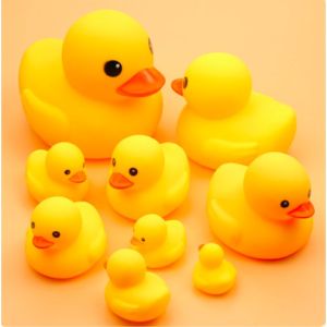 Silicone Yellow Duck Baby Bathing Toy Ducklings Childrens Educational Toys Pinch Called DuckDucks family Bathing Toys Swimming Toys