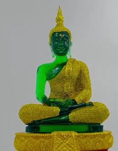 พระแก้วมรกต พระพูทธรูป หน้าตัก 5 inch สูง 10 นิ้ว เครื่องทรงฤดูฝน พระคู่บ้านคู่เมือง บูชาเสริมสิริมงคลชีวิต ของมงคล BUD-004