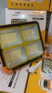 Đèn Tích Điện Năng Lượng Mặt Trời 300W Với 4 Chế Độ Siêu Sáng Đèn Năng Lượng Mặt Trời Cầm Tay Đa Năng Có Đèn Cảnh Báo Chống Nước IP66