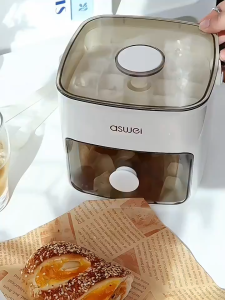 2-in-1 Ice Cube Maker Food Grade Press Type Frozen Ice Cube Homemade Refrigerator Storage Sealed Ice Box 储冰盒