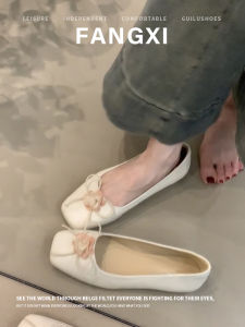 2025 New Fairy Style Flower Pattern Flat Head Square Toe Womens Slip-On Soft Bottom Shoes Korean Version Daily Wear Leather