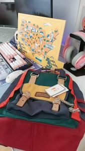 Macaroon Classic Happy Camper Series DOUGHNUT BAG กระเป๋าเป้ไซส์ใหญ่สุด ทั้งสายสะพายแข็งแรง กันน้ำได้ (รหัสสินค้า 09699)