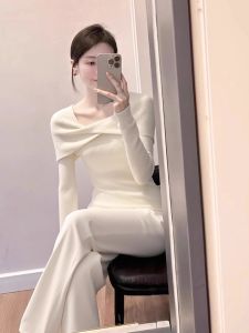 Elegant White Knitted Butterfly Knot Top Womens Early Autumn New Style Unique Base Shirt Inner Wear Fashion Commute