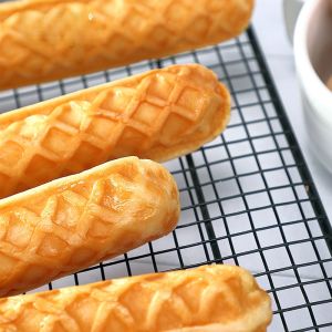 Lejinji Heart-Shaped Mini Bread Cheese Flavor Breakfast Toast Whole Box Milk Flavor Hand-Torn Waffle Stick Snacks Pastries