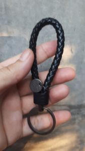 พวงกุญแจ หนัง PU สีดำ ห่วงสีเทาเข้ม พร้อมส่ง สวยงาม มีสไตล์