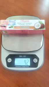 ยาสีฟันสมุนไพร สารสกัดมะพร้าวและว่านหางจระเข้ 30 กรัม 3 ซอง/Herbal toothpaste Extract with coconut and aloe 30 gr 3 pcs